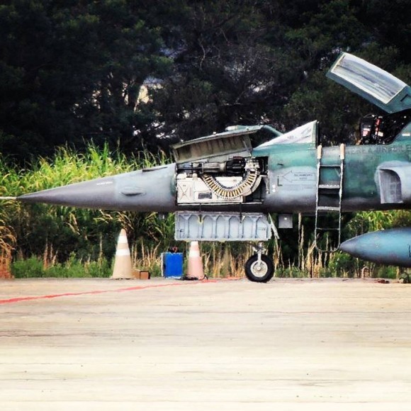 F-5EM armado com míssil Python IV em SBCT - 4