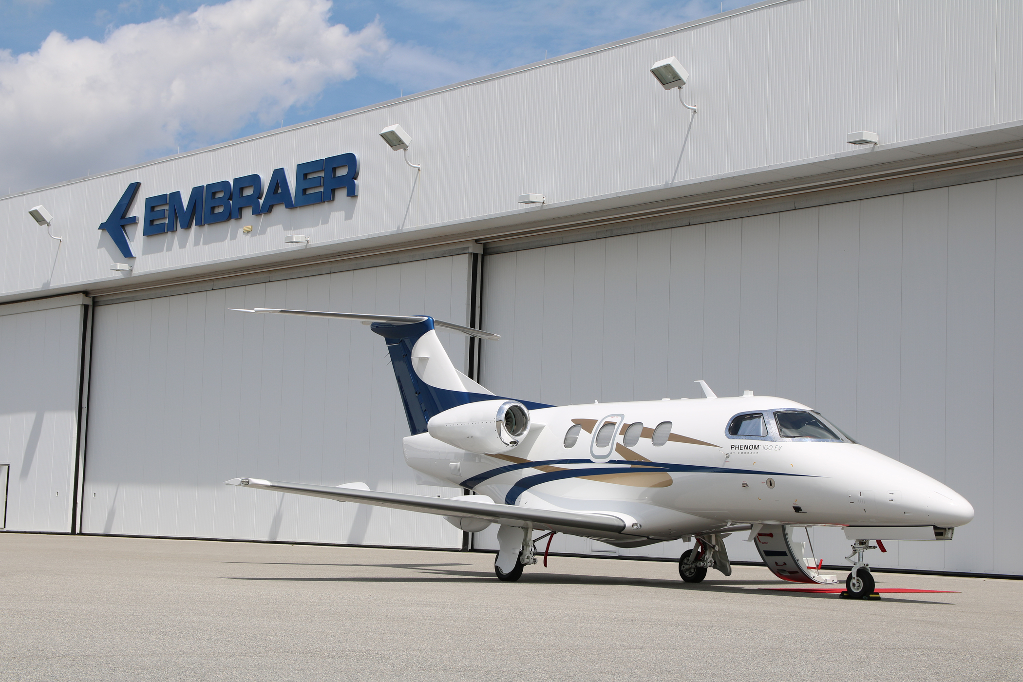 Embraer entrega o primeiro Phenom 100EV Poder Aéreo Aviação Forças