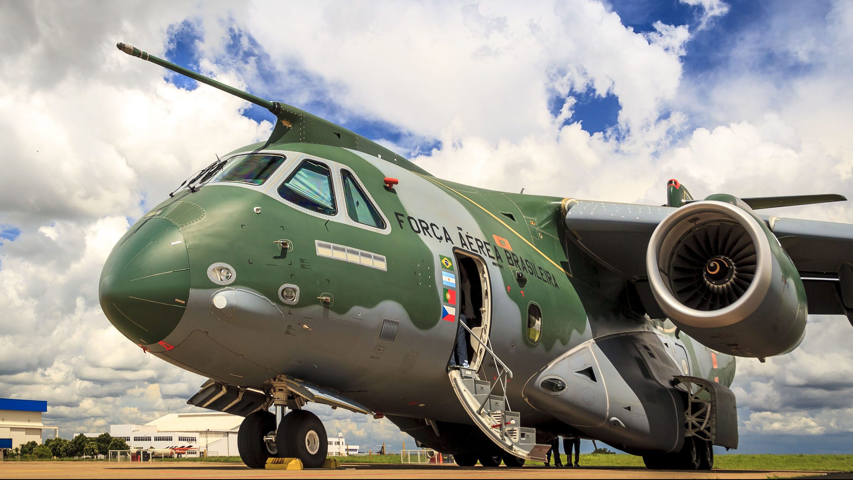 Embraer adia entrega do primeiro KC-390 da FAB para 2019 - Poder