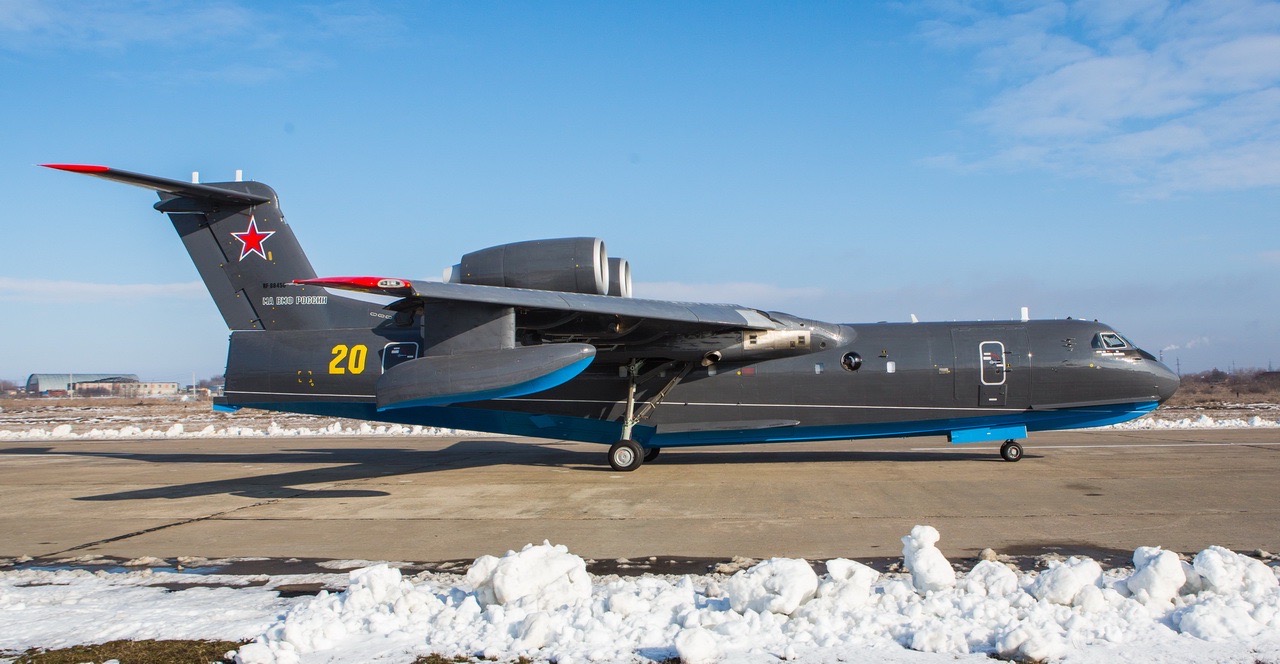 Be-200: avião russo projetado para incêndios e socorro entra em