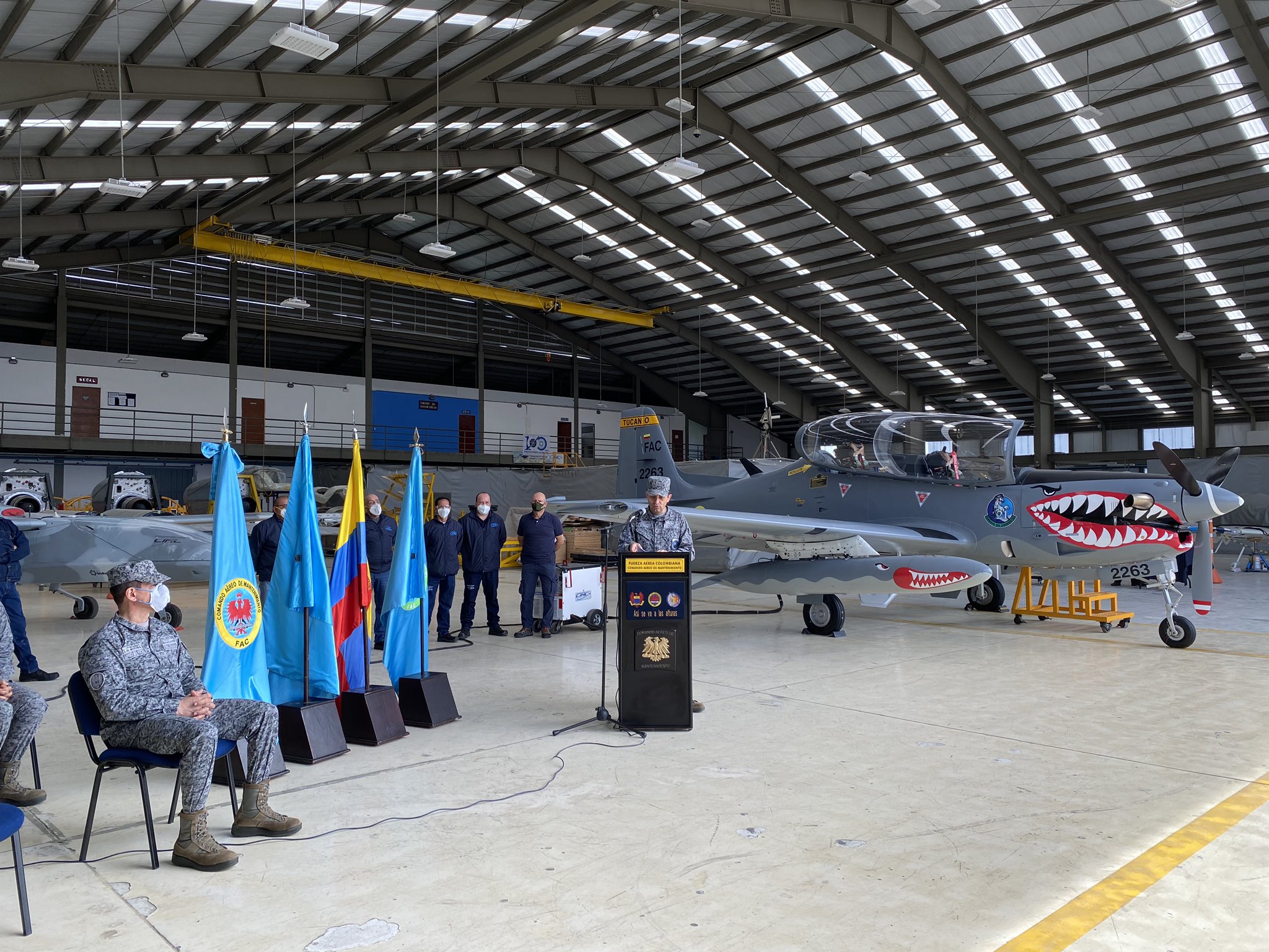 Aviões brasileiros da Força Aérea da Colômbia colidem; veja vídeo