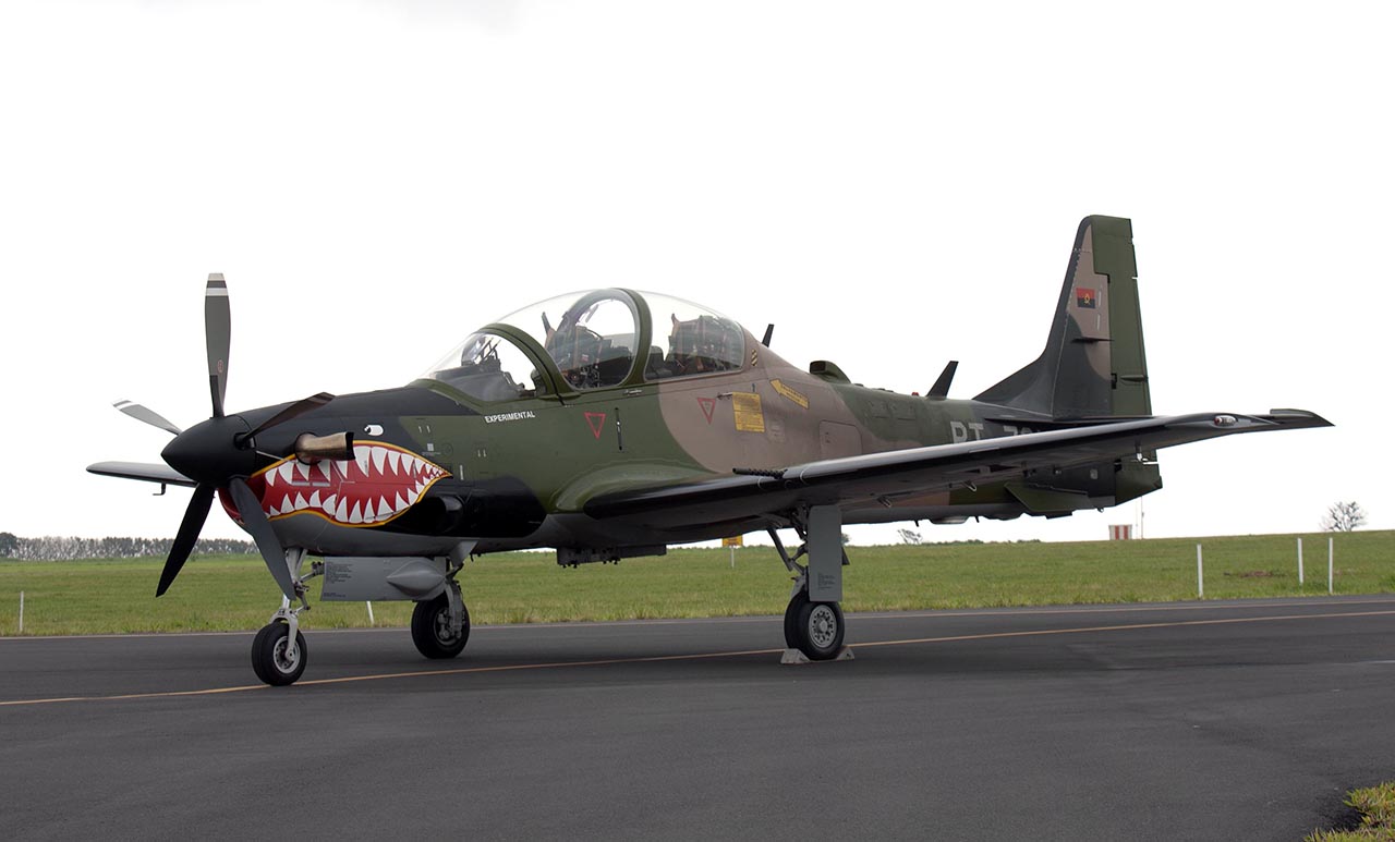 https://www.aereo.jor.br/wp-content/uploads/2013/01/A-29-Super-Tucano-da-For%C3%A7a-A%C3%A9rea-Nacional-de-Angola.jpg