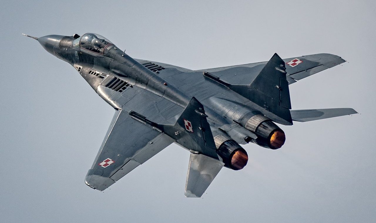 Черный миг. Mig-29a Polish Air Force. Mig-29 Poland Air Force. Mig Air Force. Air Force one 1997 миг 29.