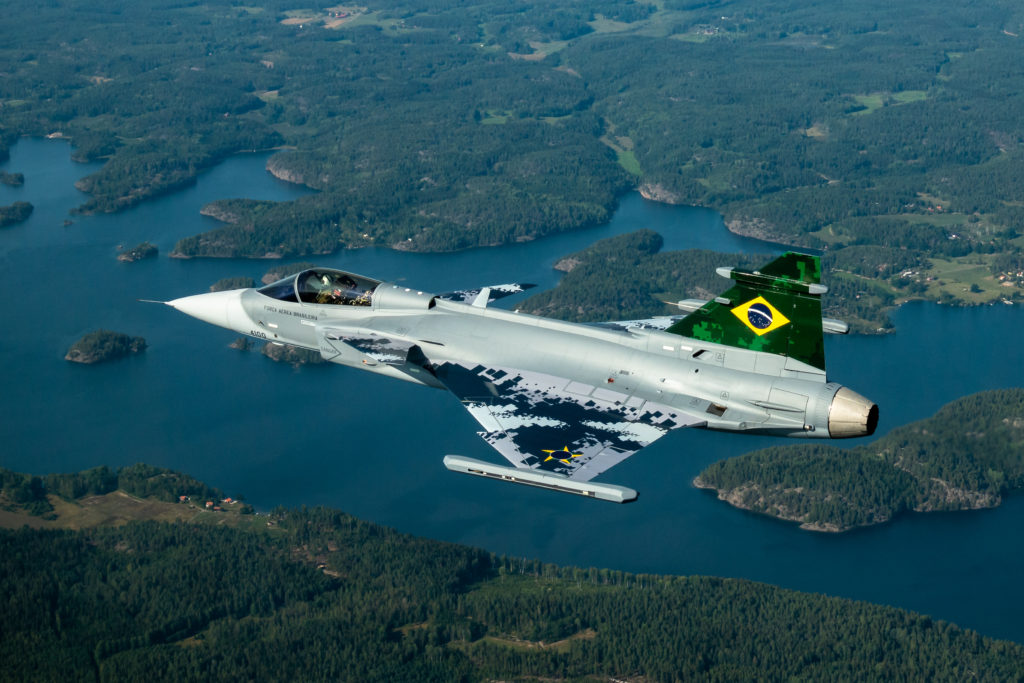 FUERZA AEREA BRASILEÑA (FAB) - Página 15 Primeiro-ca%C3%A7a-JAS-39E-Gripen-brasileiro-1024x683