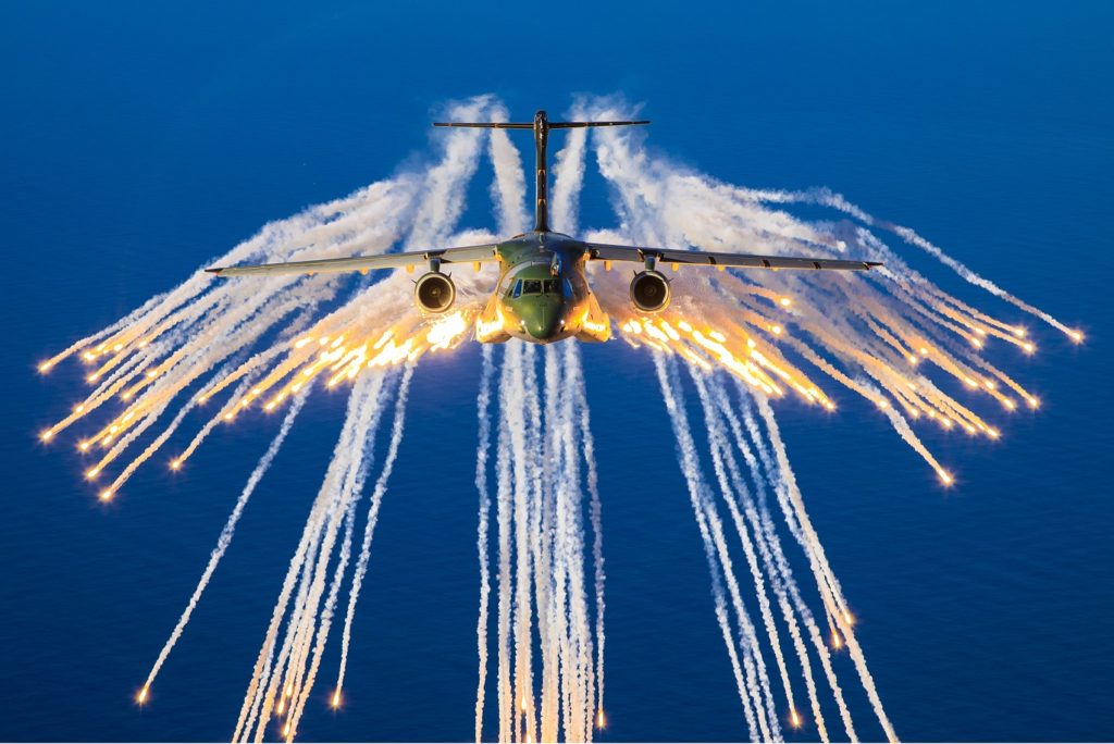 FUERZA AEREA BRASILEÑA (FAB) - Página 15 KC-390-Flare-2-1024x684