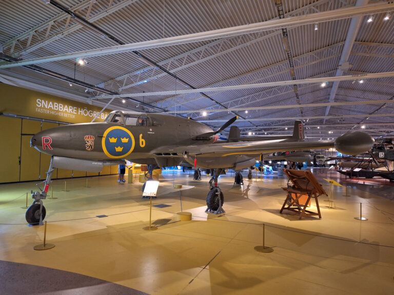 Poder Aéreo visita o Museu da Força Aérea Sueca - Flygvapenmuseum ...